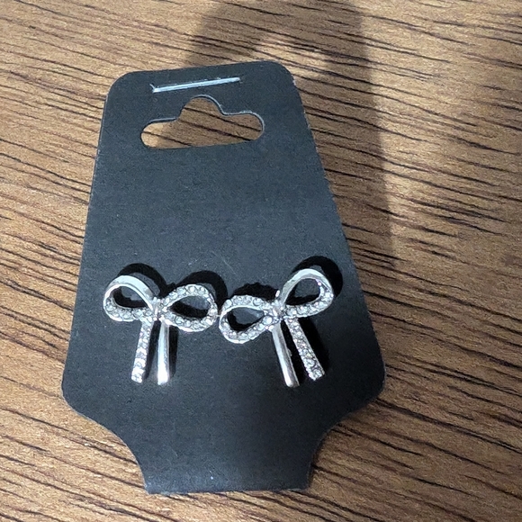 S925 Silver Bow Earrings - Picture 1 of 3